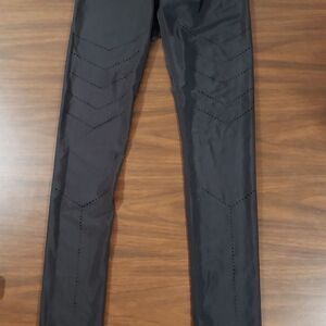 Electric Yoga Laser Cut Design Leggings Sexy Line Up the Back of Your Leg Medium